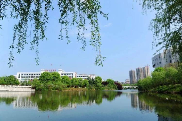 湖北大学生_湖北大学本科生院_湖北大学学生