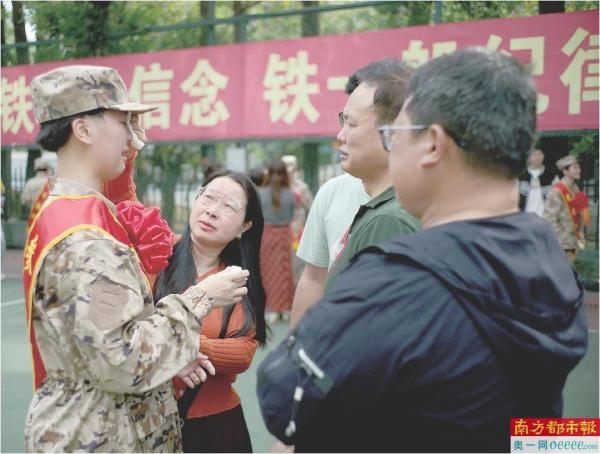 布吉高级中学_高级中学布吉校区地址_布吉高级中学多大