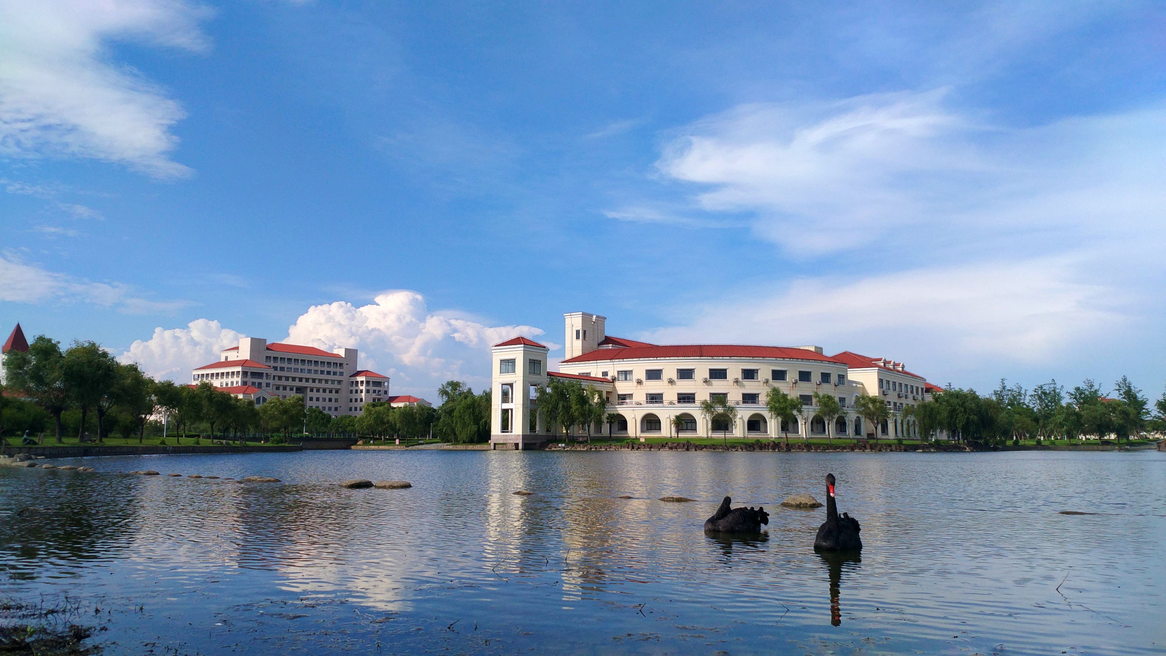 上海三本大学有哪些学校_上海大学学校有多少人_上海大学校本部