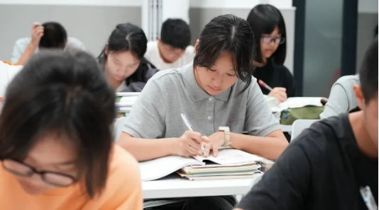 香山中学_香山中学是区重点吗_香山中学地址