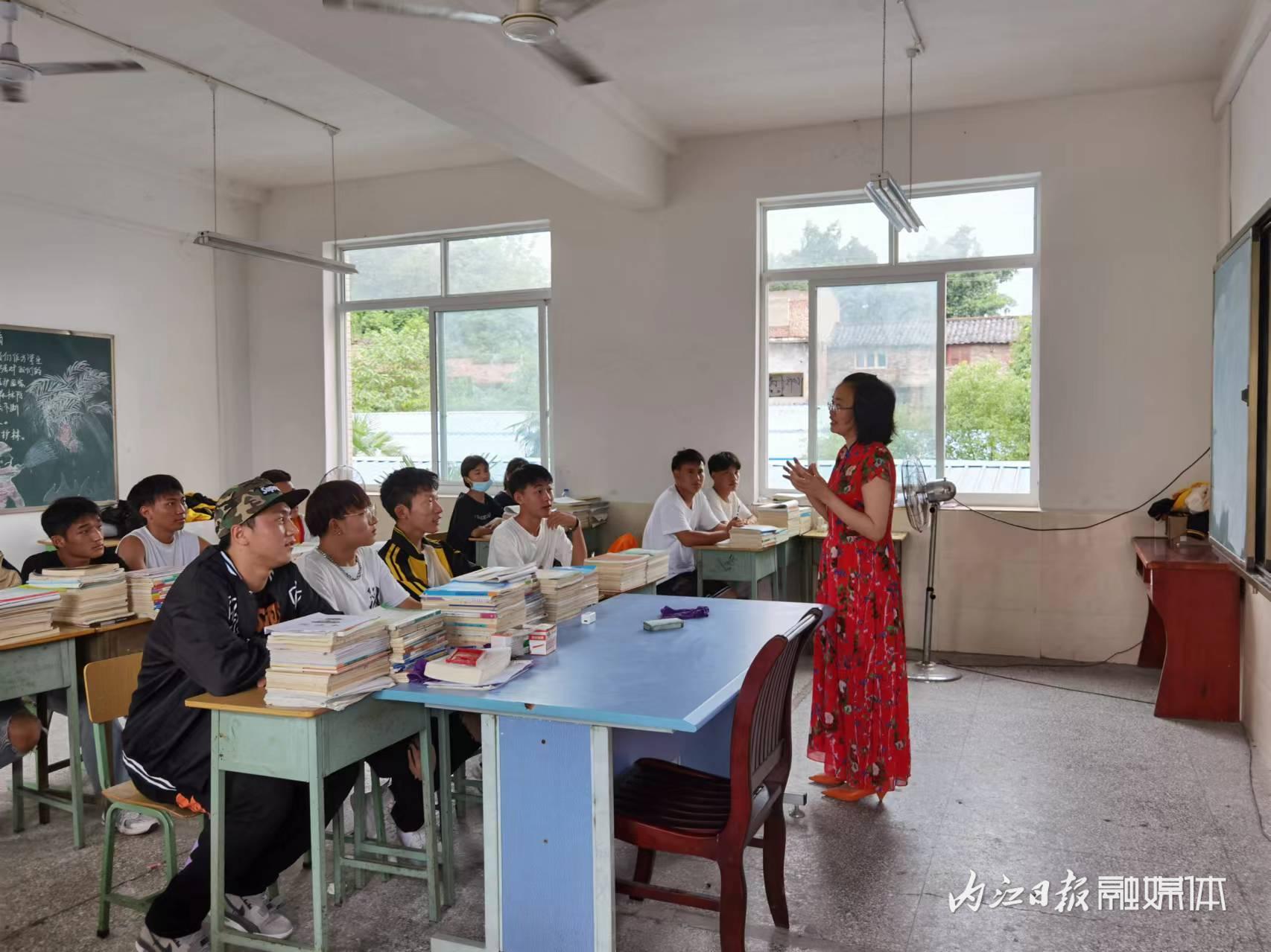 威远县职业技术学校招聘_威远县东方职业技术学校_威远职业技术学校歪不歪