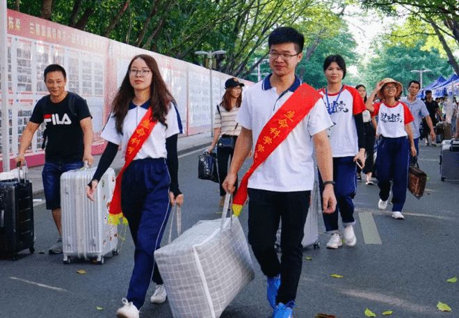 大连交通大学多少分录取_大连交通大学本科一批分数线_大连交通大学分数线