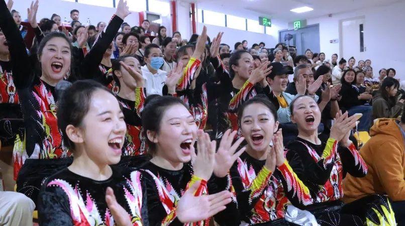 田林中学老师_田林初级中学老师照片_田林中学