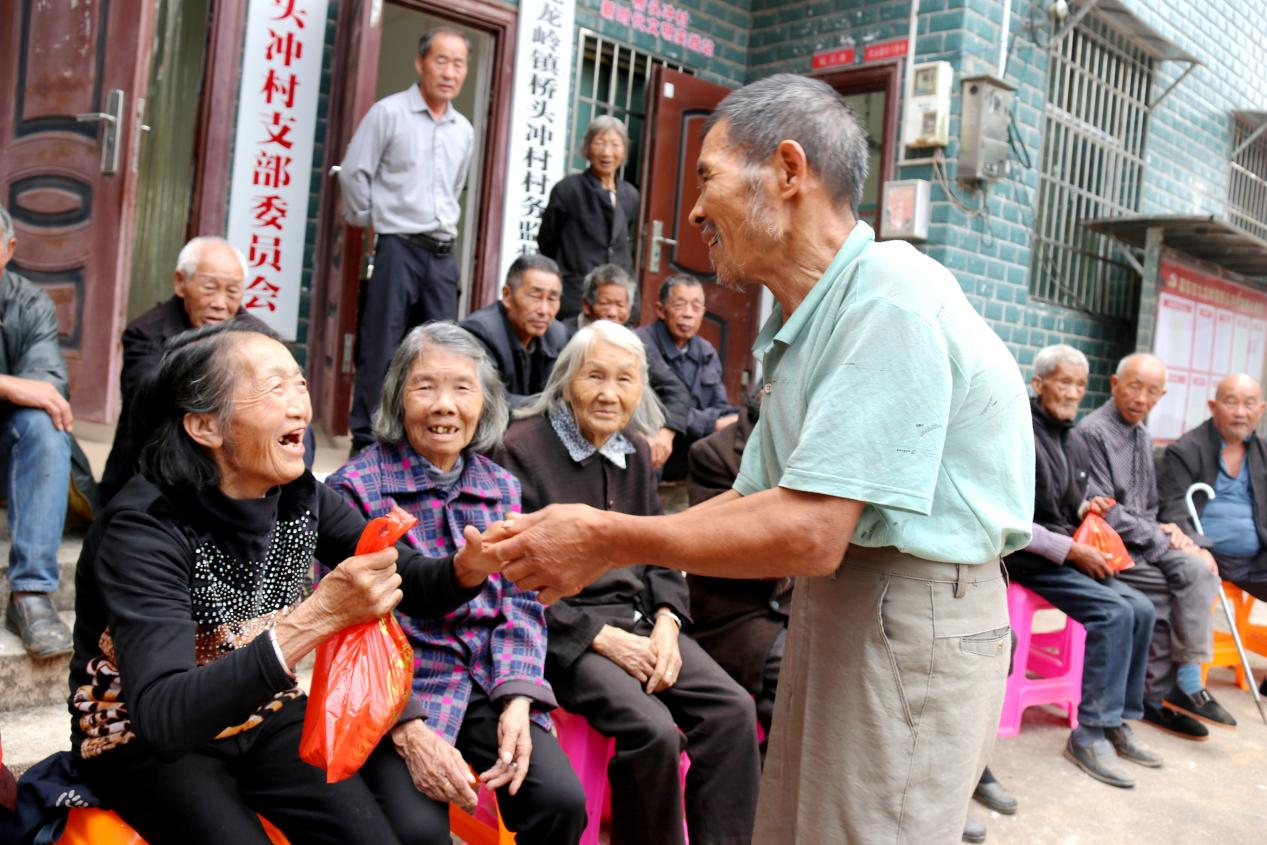 促膝什么意思_促膝_促膝长谈