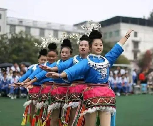 江口中学是重点中学吗_江口中学多大_江口中学