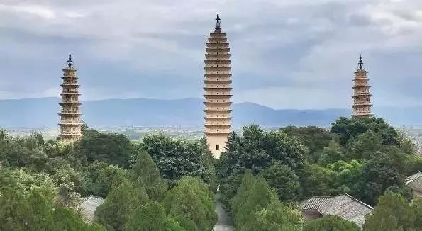 云南洱海旅游攻略及花费_云南洱海几月份去最好_洱海在云南哪里