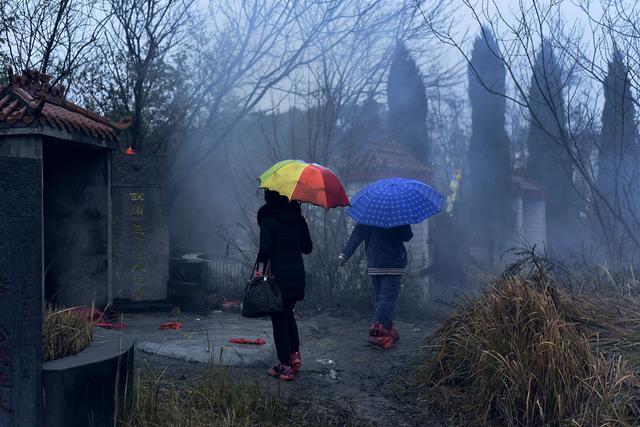 中元节是整个月都是中元节_中元节的月亮是什么样的_中元节是几月几日