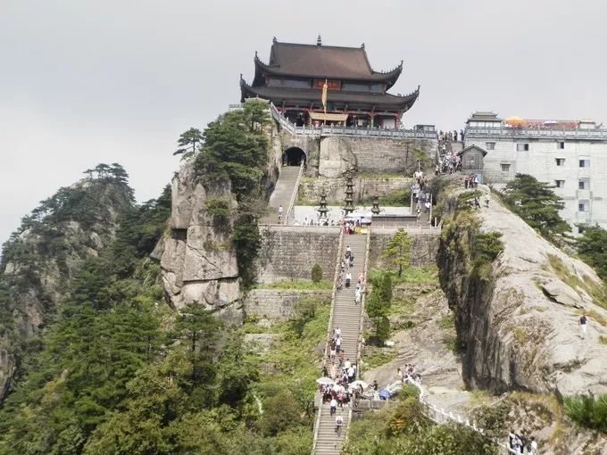 九华山在哪里_九华山旅游攻略_九华山庄