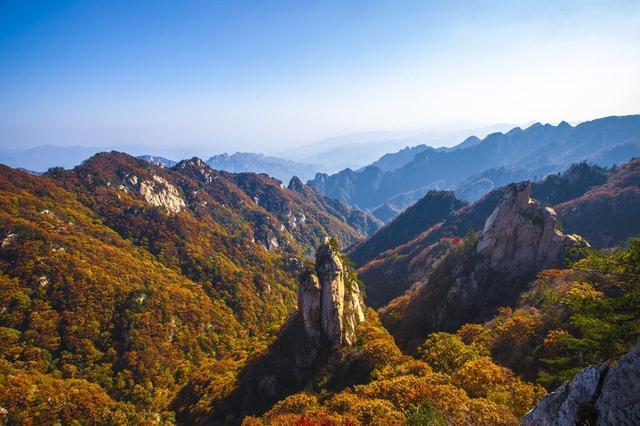 老君山风景区在哪里_老君山在哪里_白云山的红叶美还是老君山美