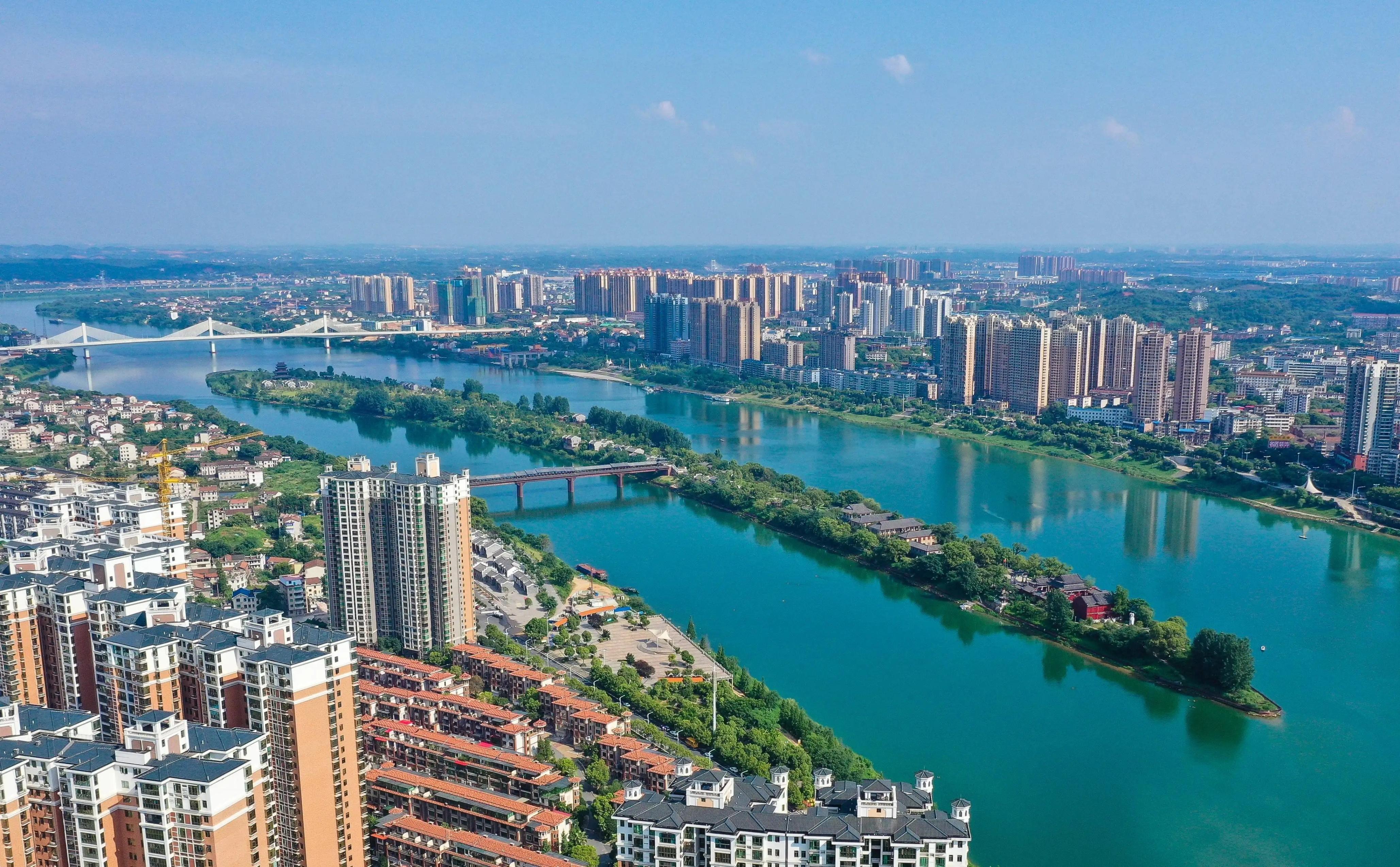 洞庭湖的诗句_洞庭湖旅游_洞庭湖在哪